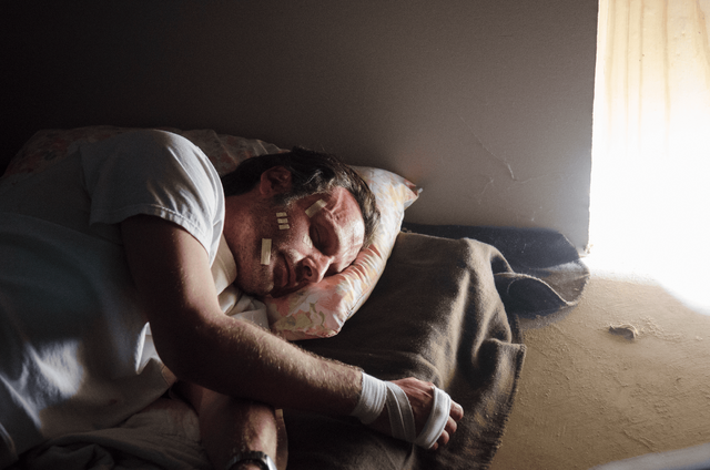 File:AMC 516 Rick Sleeping.png