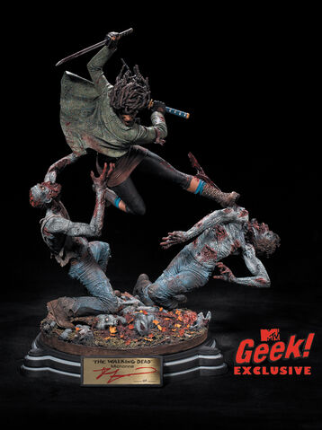 File:Michonne Statue 2.jpg
