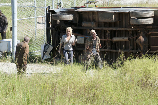 File:Walking-Dead-311-BTS-a.jpg
