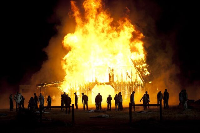 File:1000px-Episode-13-barn-burn.jpg