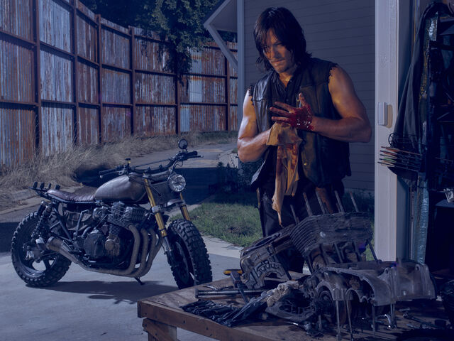File:The-walking-dead-season-6-cast-daryl-reedus-935.jpg