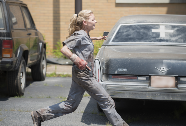 File:AMC 504 Beth Fleeing.png