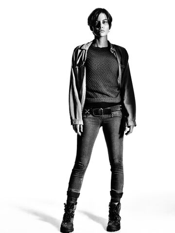 File:TWDMaggie-Season7-Black and White.jpg