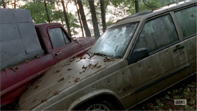 File:5x09 Wrecked Van.png