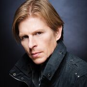Reubheadshot-2