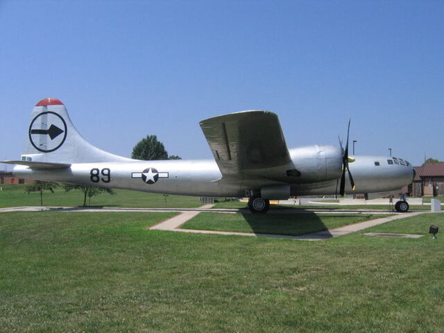 File:WhitemanAFBB2944-6167161014.jpg
