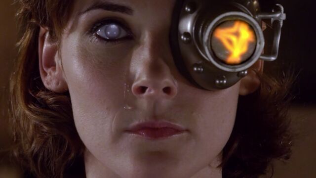 File:Claire controlled lens.jpg