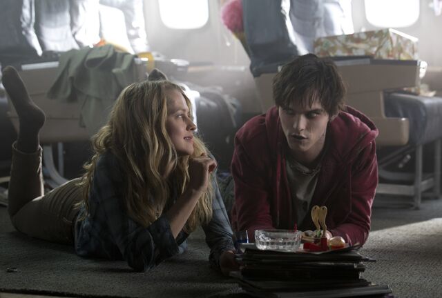File:Nicholas-hoult-teresa-palmer-warm-bodies.jpg