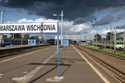 Warszawa wschodnia peron.jpg