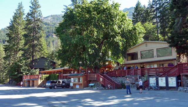 File:Stehekindowntown.jpg