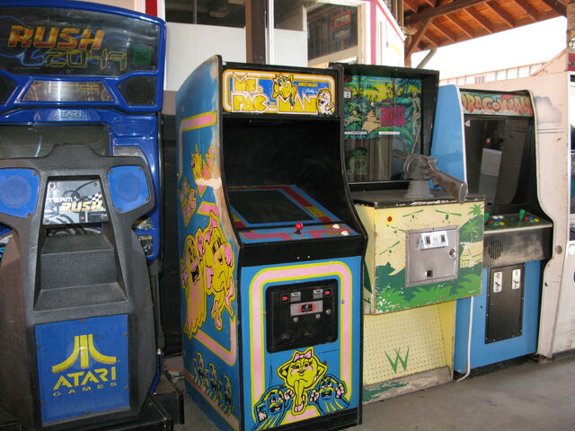 File:San Francisco Rush 2049-Ms Pacman-Ambush Gun-Dragonball.jpg