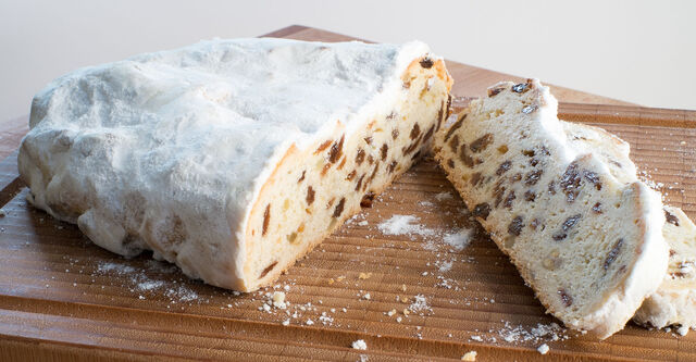 Datei:Dresdner Christstollen.jpg