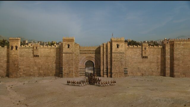 Plik:Qarth walls.jpg