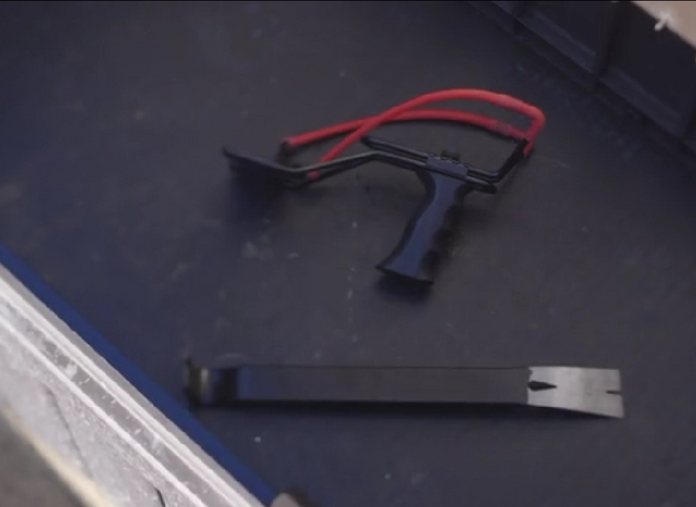 File:Slingshot & Crowbar.png