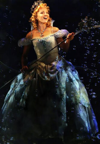 File:Laura woyasz glinda.jpg