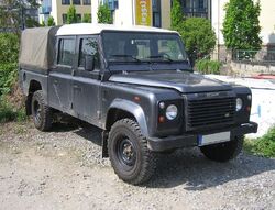 Land Rover Defender 130.jpg