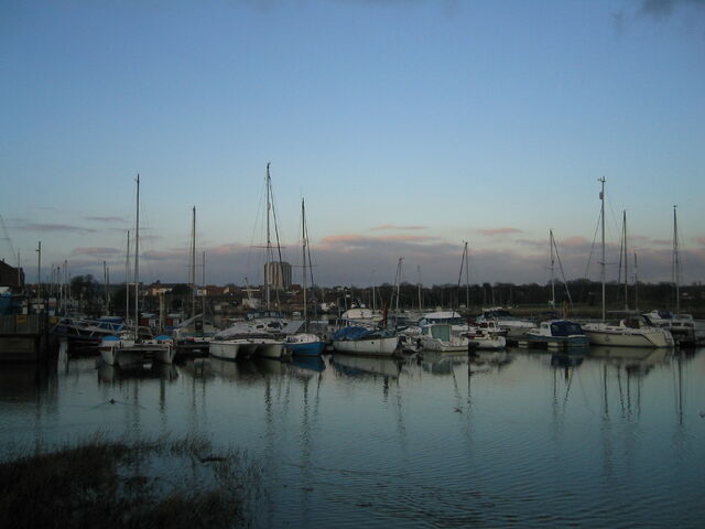 Plik:FarehamCreek.jpg