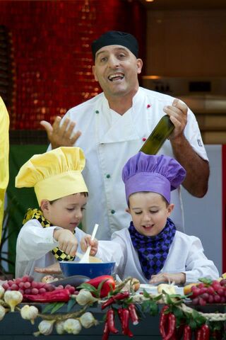 File:OliveOilIsMySecretIngredient-PromoPicture19.jpg