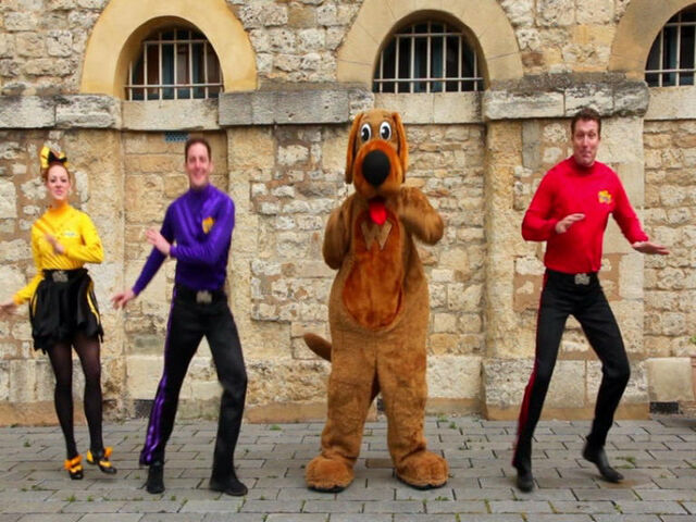 File:TheReplacementWigglesandWagstheDog.jpg