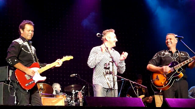 File:TheFieldBrothersandTroyCassar-Daley-PaddyTakesaBride.jpg