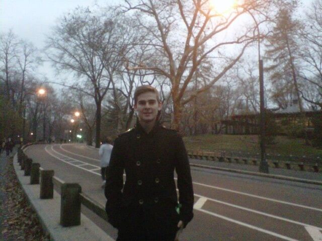 File:Dominiccentralpark2012.jpg