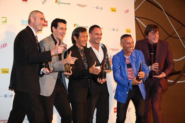 File:The5WigglesandPaulPaddick.jpg