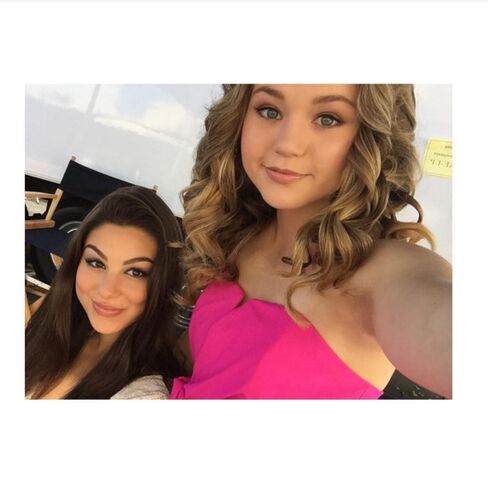 File:Serena and Brienna.jpg