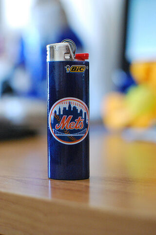 File:Mets Bic Lighter.jpg