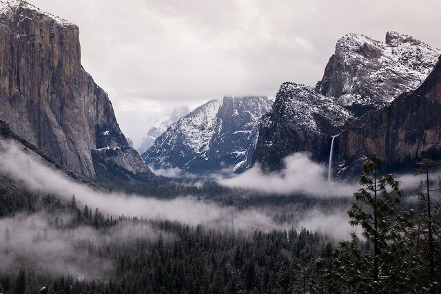 File:Yosemite-Valley-Mist.jpg