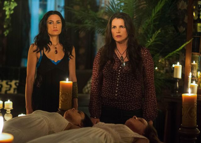 File:WOEE2X09PREVIEW4.jpg
