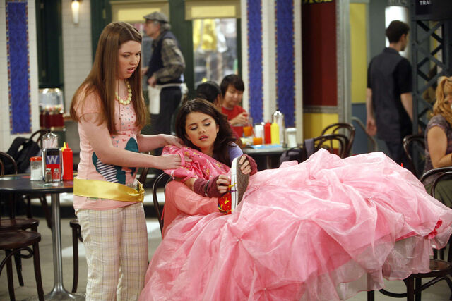 File:WoWP-Quinceanera.jpg