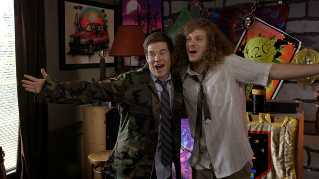File:Workaholics 06 005 act1.jpg