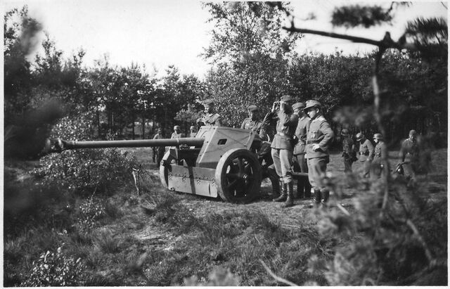 File:PaK 40.jpg