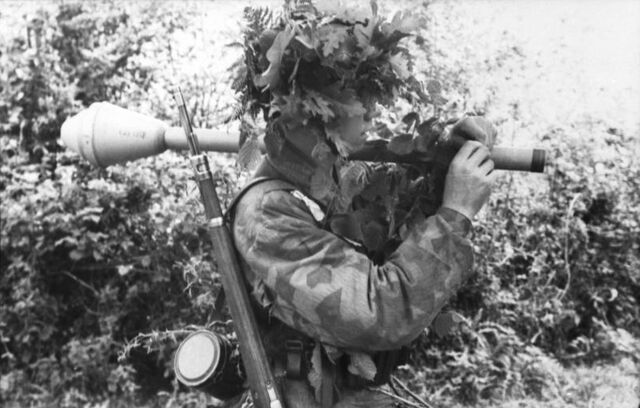 File:Fallshirmjäger.jpg
