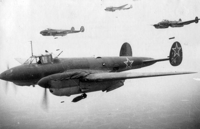 File:Petlyakov Pe-2.jpg