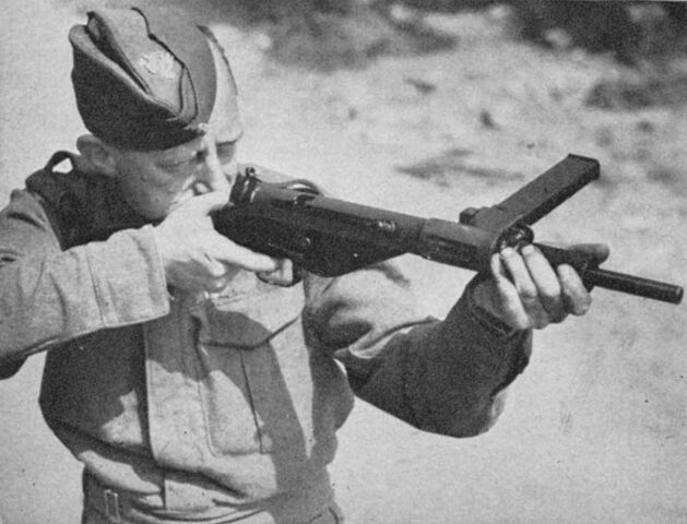 File:Sten Mk II.jpg