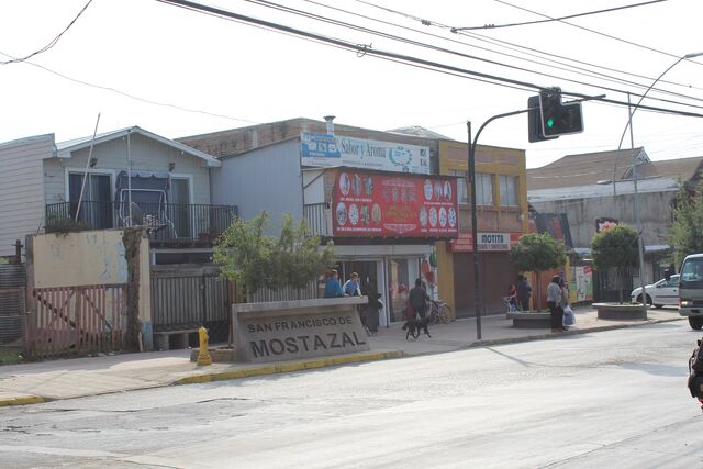 File:CaMinodelSol0331Mall chino.jpg