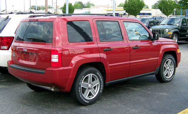 File:JeepPatriotRearQuarter01.jpg