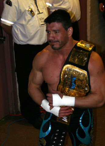 Archivo:EddieGuerrero Gold.jpg