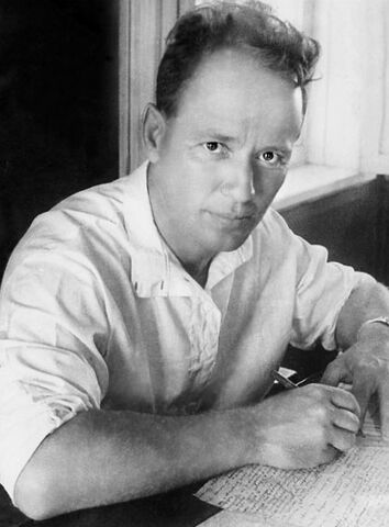 Файл:Sholokhov-1938.jpg