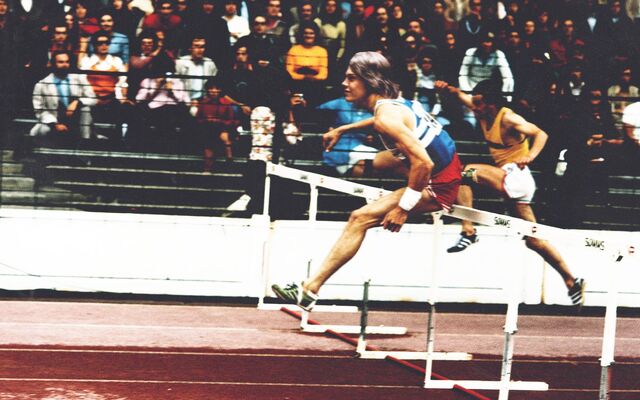 File:1977.jpg