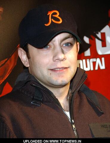 File:Jonathan-Sadowski.jpg
