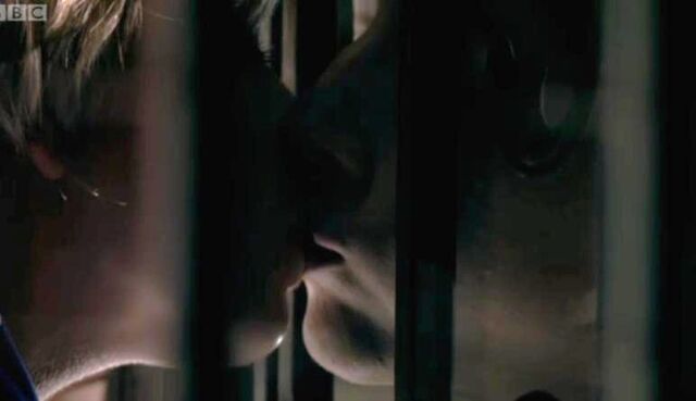 File:Kiss.jpg