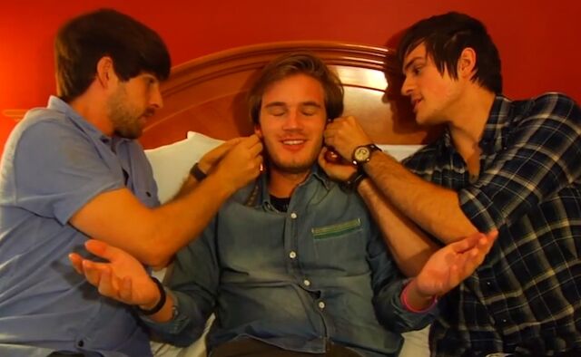 File:Pewdiepie-smosh-collab.jpg