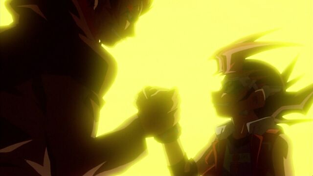 File:GaucheandYumashakehands.jpg
