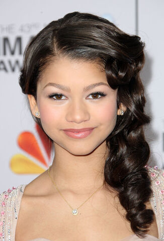 File:Zendaya+Coleman+43rd+NAACP+Image+Awards+Arrivals+6oKS JESrrSl.jpg