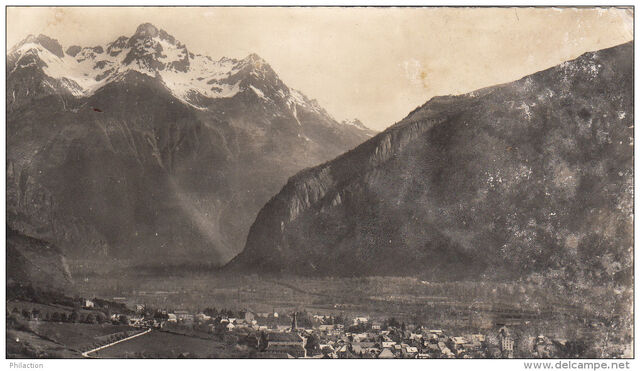 Fichier:Le Bourg-d'Oisans.jpg
