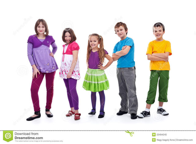 File:Casual-kids-row-23494245.jpg